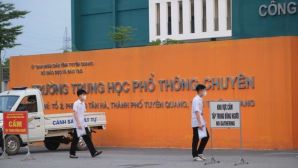 Điểm Toán thi lại tốt nghiệp ở Chuyên Tuyên Quang giảm mạnh, chênh gần 3,5 điểm so với đợt chính thức