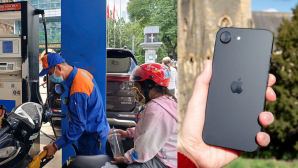 Giá xăng dầu hôm nay trưa 21/8 chỉ từ 17.689 đồng, E10 rẻ hơn đỉnh 8.752 đồng, iPhone 16e giảm sâu