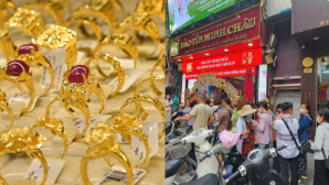Cập nhật giá vàng hôm nay chiều 22/8: Vàng trong nước tăng phi mã, người người mua vàng mặc giá cao