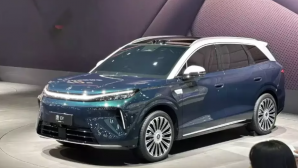 BYD Tang 8 Series ra mắt: SUV điện cỡ D ‘ngập’ công nghệ, phạm vi 850 km, ‘đấu’ Everest và Fortuner 