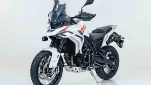 ZXMoto 820X - Crossover 3 xi-lanh 116 mã lực chính thức tiến gần ngày ra mắt!