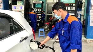 Giá xăng dầu tối 26/8: Xăng E5 RON 92 sắp giảm mạnh, E10 RON 95 ‘rộng cửa’ về 17.000 đồng/lít? Giá đầy bình ô tô Mazda