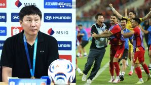 Lý do HLV Kim Sang Sik không được mặc áo đen trong trận Việt Nam vs Thái Lan, nói gì sau chiến thắng?