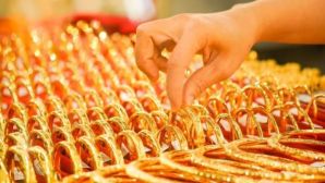 Giá vàng hôm nay 29/8 mới nhất: Vàng SJC vàng nhẫn 9999 giảm rồi tăng nhanh, áp lực điều chỉnh lớn