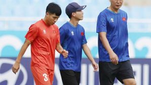 Trụ cột ĐT Việt Nam chấn thương trước FIFA ASEAN Cup 2026, HLV Kim Sang Sik gặp bài toán khó