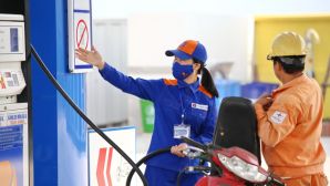 Giá xăng dầu chiều 3/9: Dầu diesel tiếp tục giảm, xăng E10 và RON 92 cách đáy 3.200 đồng, giá đầy bình xe ga 150-160cc