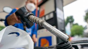Giá xăng dầu hôm nay 3/9: E10 RON95 và E5 RON92 chiều nay giảm thủng đáy? Diesel rẻ như rau? Giá đầy bình xe máy Piaggio