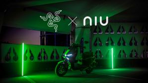 NIU FQiX × Razer - Xe điện scooter đậm chất gaming, đi 110 km mỗi lần sạc