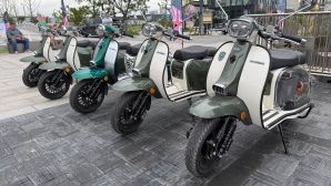 Royal Alloy Electrica ra mắt 2 xe điện GPE400P và GTE400P, thách thức Vespa