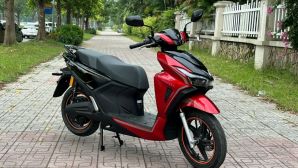 VinFast Kinet giúp người lái chủ động ngày mưa với chuẩn IP67, bánh lớn, gầm cao