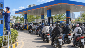 Cập nhật giá xăng dầu hôm nay 6/9 mới nhất: Dự báo giá xăng E10 tăng cao, xăng E5 vọt thêm 1.160 đồng/lít
