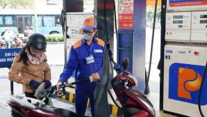 Giá xăng dầu hôm nay 7/9: Xăng E10 RON 95 rất gần đáy, E5 RON 92 có về 17.000 đồng/lít không? Giá lăn bánh VinFast VF 3