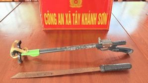 Xác định 2 thiếu niên 12 và 13 tuổi cầm dao, súng ná tự chế để ‘sống ảo’ ở Khánh Hòa