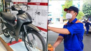 Giá xăng dầu trưa nay 8/9: E10 RON95 và E5 RON92 đã 'bốc hơi' 8.000 - 9.000 đồng từ đỉnh, Honda Wave Alpha 2026 cực rẻ