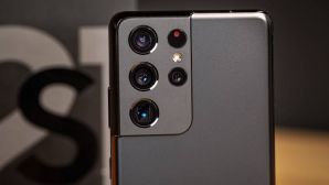 Đây là lão tướng Galaxy S có camera thiên lý nhãn zoom 10x rẻ như bèo, át vía iPhone 17 Pro Max