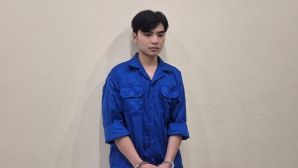 Danh tính kẻ mang 2 khẩu súng đột nhập nhà dân cướp tài sản ở TPHCM, táo tợn nổ súng khiến 1 người bị thương