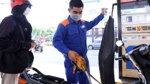 Giá xăng dầu tối nay 13/9: E5 RON 92 cách đáy hơn 4.000 đồng, E10 RON 95 xuống 18.000 đồng/lít? Giá đầy bình xe ga 125cc