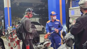 Giá xăng dầu tối 17/9: E10 RON 95 tăng tiếp hơn 1.000 đồng, E5 RON 92 tiến sát đỉnh, giá đầy bình xe côn tay 150-155cc