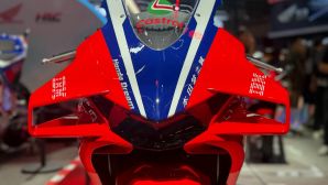 Honda CBR500R lột xác thành quái thú MotoGP: 4 xi-lanh, cánh gió khổng lồ, đuôi kiểu RC213V