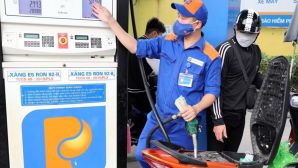 Giá xăng dầu trưa 19/9: E10 RON 95 và E5 RON 92 đều hơn 25.000 đồng/lít, dầu diesel còn đắt hơn, giá đầy bình ô tô Mazda