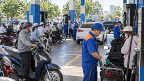 Cập nhật giá xăng dầu hôm nay trưa 21/9: Dầu thế giới nối dài đà giảm sâu? Xăng E5, E10 chạm mức giá cao