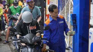 Giá xăng dầu hôm nay 22/9: E10 RON 95 ‘rộng đường’ xuống 21.000 đồng/lít, E5 RON 92 sắp rẻ? Giá đầy bình các mẫu xe số