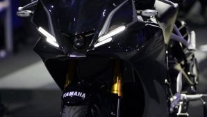 Yamaha chính thức mở bán ‘vua côn tay’ 200cc mới giá 62 triệu đồng: Dáng thể thao hơn Honda Winner R