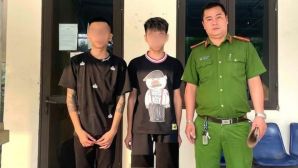Danh tính hai thiếu niên chặn đường đâm người khác vì nghĩ bị ‘nhìn đểu’, công an quyết định khởi tố