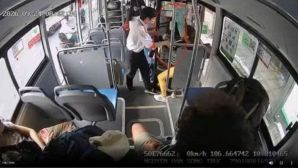Nhân viên xe buýt tuyến 152 bị đình chỉ sau hành động bất ngờ với hành khách