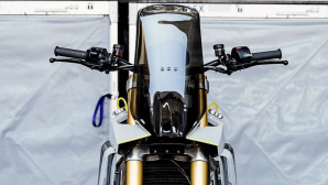 Adventure gì nữa! KTM 1190 của Max Hazan lột xác thành 'quái vật' supermoto nhẹ hơn 41 kg