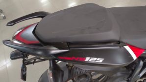 ‘Vua côn tay’ 125cc mới chính thức về đại lý giá từ 27 triệu đồng: Có ABS xịn sò như Honda Winner R