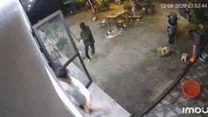 Kéo nhau đi tìm ‘đối thủ’ sau mâu thuẫn TikTok, nhóm thanh niên chém nhầm người trong quán bia