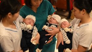 Lần đầu tiên trong lịch sử y học Việt Nam ghi nhận kỳ tích ca sinh ba khác ngày