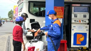 Giá xăng dầu tối 4/10: Dầu vừa giảm, kỳ tới RON 92 và E10 RON 95 có khả năng về 20.000 đồng/lít? Giá đầy bình ô tô Honda