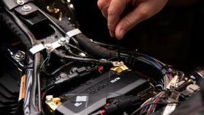 Ắc quy Lithium cho xe máy: Món nâng cấp 'ngon – bổ' hay rủi ro cháy nổ tiềm ẩn?