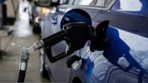 Giá vàng và giá dầu hôm nay cùng tăng, dự báo ngày 8/10 E10 RON95 và E5 RON92 cán mốc mới