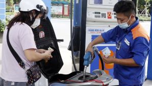 Giá xăng dầu trưa nay 7/10: Dầu giảm mạnh, E5 RON 92 và E10 RON 95 manh nha về 19.000 đồng/lít? Giá đầy bình ô tô Toyota