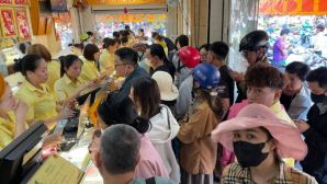 Giá vàng hôm nay 11/10 chốt tuần: Vàng SJC vàng 9999 nơi cao nơi thấp, dự báo bất ngờ tuần tới