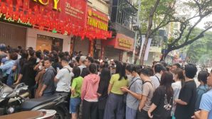 Cập nhật giá vàng hôm nay chiều 12/10: Vàng SJC vàng 9999 sáng tăng chiều giảm 'không kịp trở tay'
