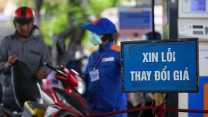 Cập nhật giá xăng dầu 15/10: Xăng E10, E5 giảm mạnh hiếm thấy, 1 mặt hàng lại tăng hơn 1.000 đồng?