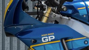 Yamaha XSR900 GP 2027 trở lại đầy mê hoặc: Màu xanh huyền thoại, thách thức mọi ánh nhìn