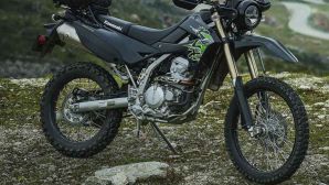 Tin xe trưa 16/10: Ra mắt ‘vua côn tay’ mới phân khúc xịn hơn Honda Winner R và Yamaha Exciter, có ABS 2 kênh, giá mềm