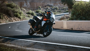 Bộ đôi Adventure đầu bảng nhà KTM nhận quà cực khủng, giá trị phụ kiện hơn 60 triệu đồng