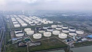 Quốc gia mua nhiều dầu nhất châu Á và thế giới, gấp 4 lần nhu cầu của Châu Phi, dự trữ đủ dùng vài tháng
