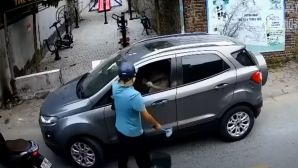 Vụ người đàn ông bị sát hại trên ô tô ở Hà Nội: Người bán thịt cố ngăn nghi phạm lấy dao