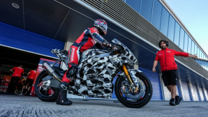 Nóng! Honda Fireblade 2027 lộ ảnh chạy thử, lớp áo ngụy trang hé lộ bí mật gì?