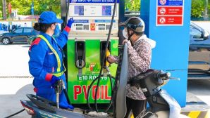 Giá xăng dầu chiều nay 23/10: E10 RON 95 giảm vèo vèo, E5 RON 92 về cách đáy 6.200 đồng, giá đầy bình xe ga 150-160cc