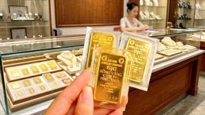 Giá vàng SJC mất gần 2 triệu đồng/lượng trong một tuần, người mua đỉnh lỗ gần 5 triệu đồng