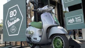 Vespa giá 372 triệu đồng vừa về Việt Nam: Chỉ 4 chiếc, đại gia chậm chân là hết