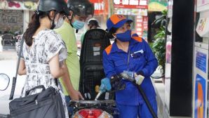 Cập nhật giá xăng dầu chiều 29/10 sau điều chỉnh: Đồng loạt tăng, xăng E10 tăng mốc mới, 1 mặt hàng vượt 30.000 đồng